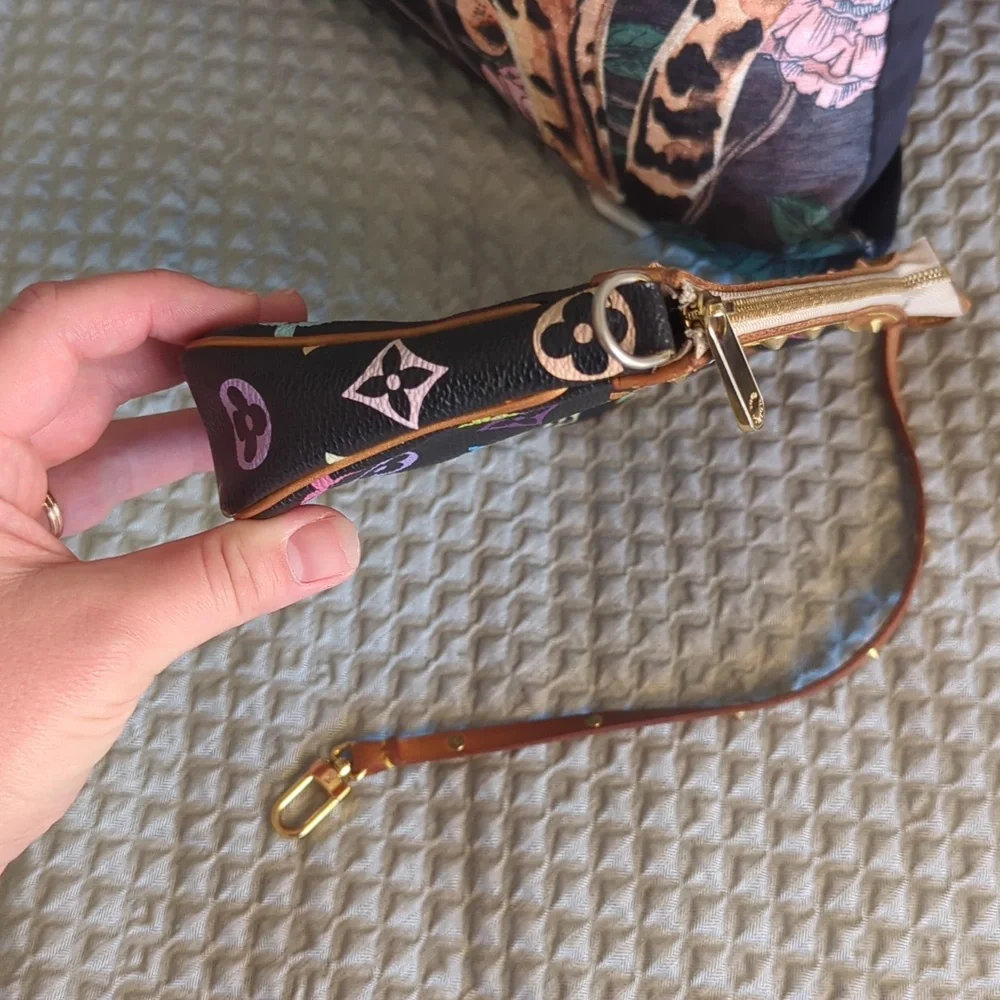 ⚡ FLASH SALE - Louis Vuitton Takashi Murakami Mulit Color Pochette - Picture 6 of 17